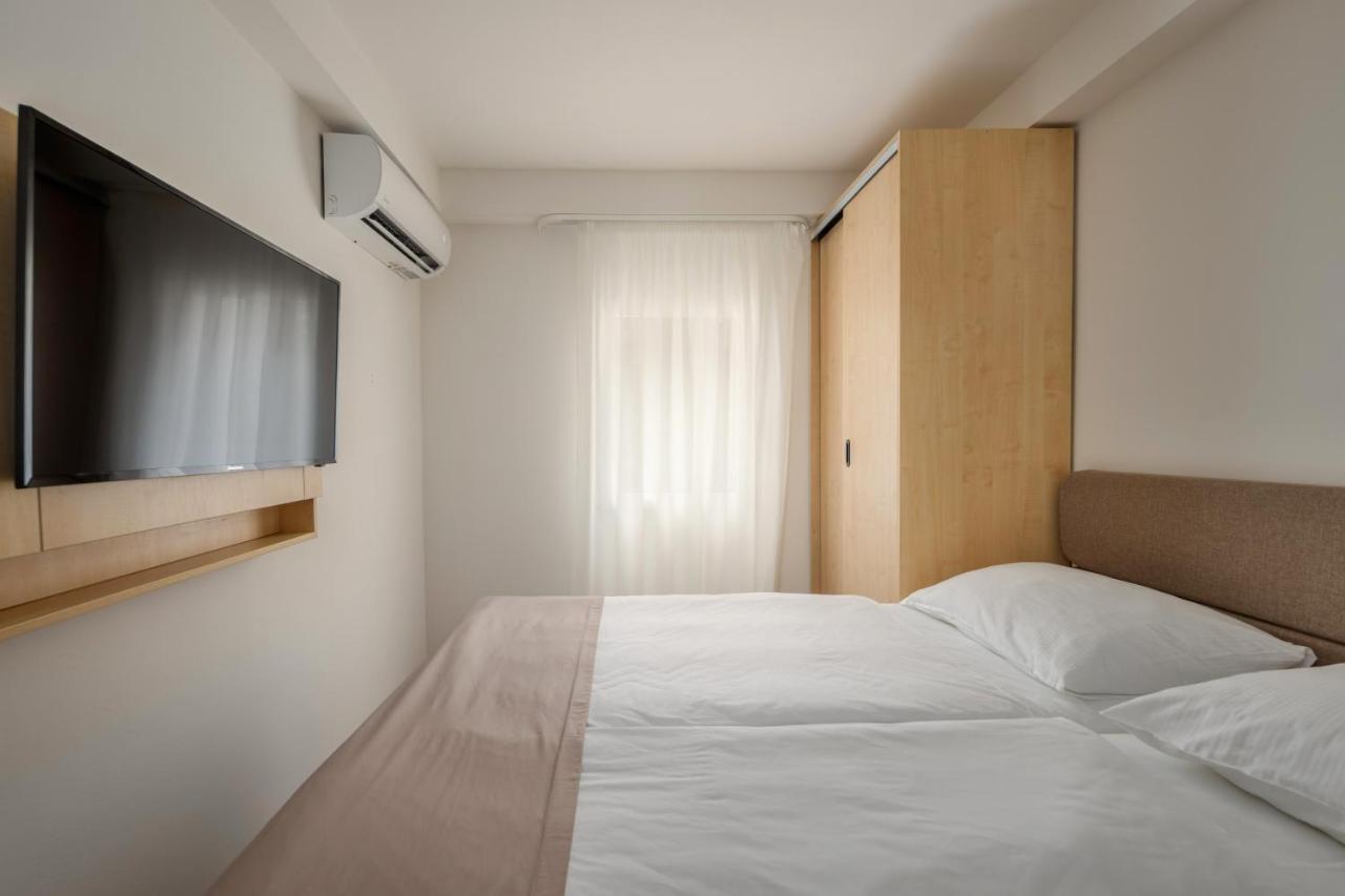 Hotel Delfin オミサリ エクステリア 写真