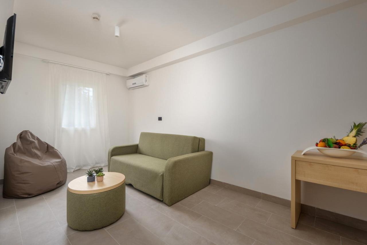 Hotel Delfin オミサリ エクステリア 写真
